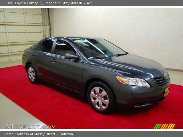 2009 Toyota Camry LE in Magnetic Gray Metallic