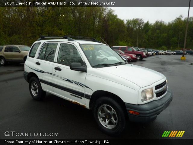 2000 Chevrolet Tracker 4WD Hard Top in White