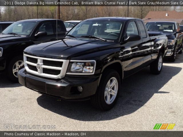2011 Dodge Dakota Big Horn Extended Cab in Brilliant Black Crystal Pearl