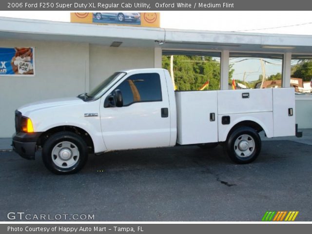 2006 Ford F250 Super Duty XL Regular Cab Utility in Oxford White