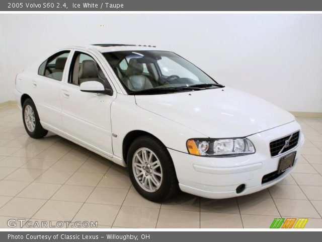 2005 Volvo S60 2.4 in Ice White