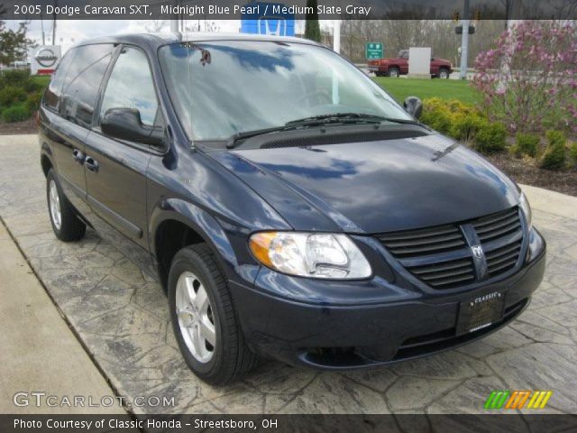 2005 Dodge Caravan SXT in Midnight Blue Pearl