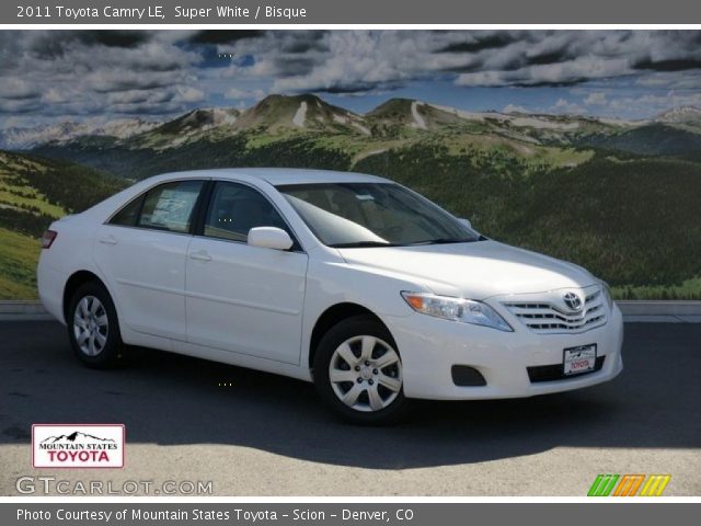2011 Toyota Camry LE in Super White