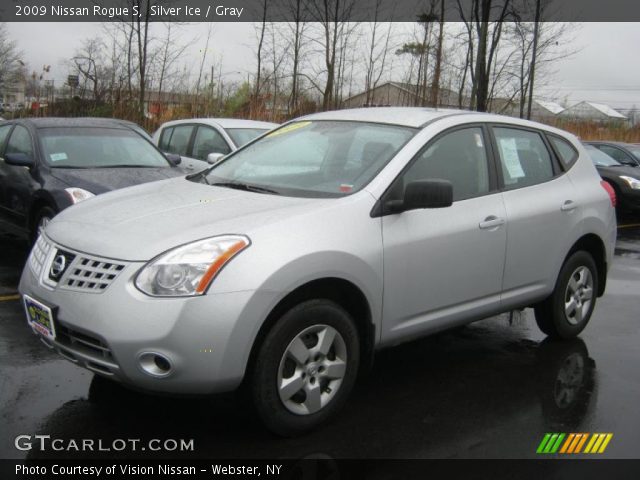 2009 Nissan Rogue S in Silver Ice