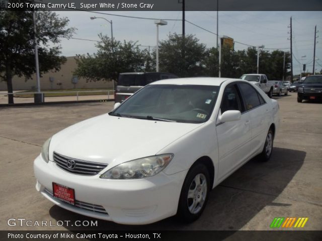 2006 Toyota Camry LE in Super White