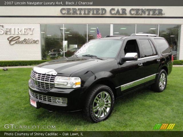 2007 Lincoln Navigator Luxury 4x4 in Black