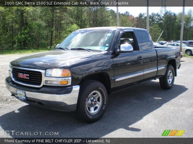 2000 GMC Sierra 1500 SLE Extended Cab 4x4 in Black Onyx