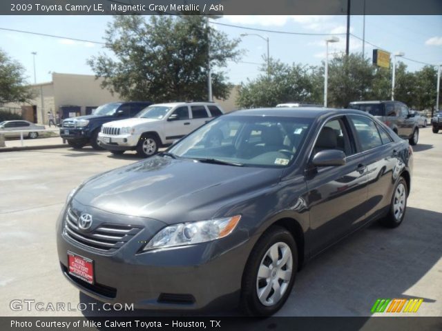2009 Toyota Camry LE in Magnetic Gray Metallic
