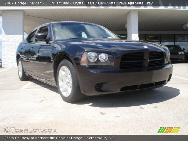 2007 Dodge Charger SE in Brilliant Black Crystal Pearl