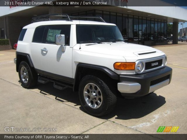 2011 Toyota FJ Cruiser 4WD in Iceberg White