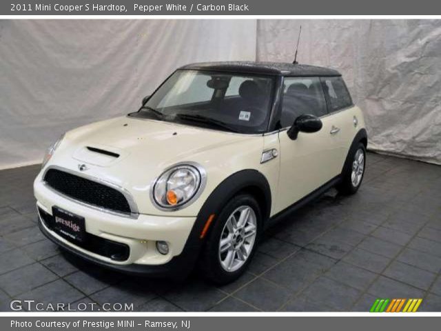 2011 Mini Cooper S Hardtop in Pepper White