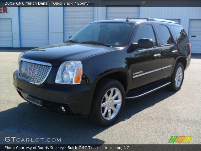 2009 GMC Yukon Denali in Onyx Black