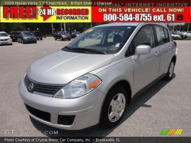 2009 Nissan Versa 1.8 S Hatchback in Brillant Silver