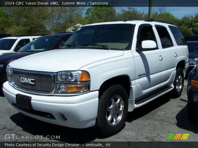 2004 GMC Yukon Denali AWD in Summit White