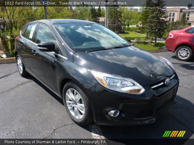 2012 Ford Focus SEL 5-Door in Tuxedo Black Metallic