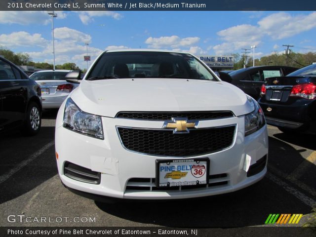 2011 Chevrolet Cruze LS in Summit White