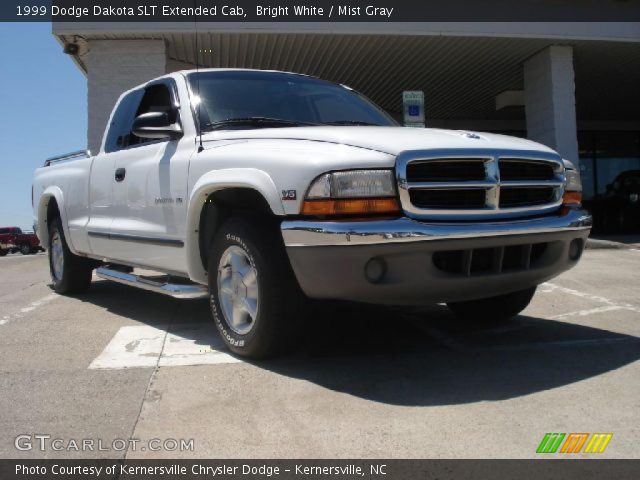 1999 Dodge Dakota SLT Extended Cab in Bright White
