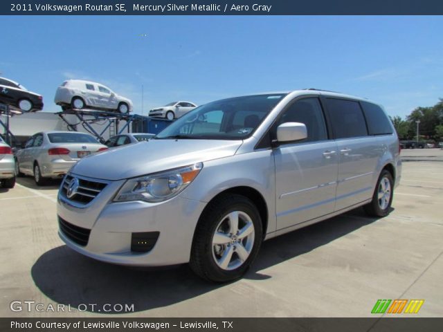 2011 Volkswagen Routan SE in Mercury Silver Metallic