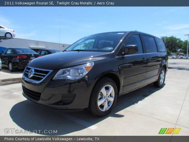 2011 Volkswagen Routan SE in Twilight Gray Metallic