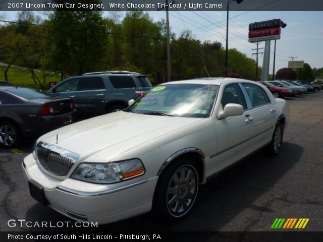 2007 Lincoln Town Car Designer in White Chocolate Tri-Coat