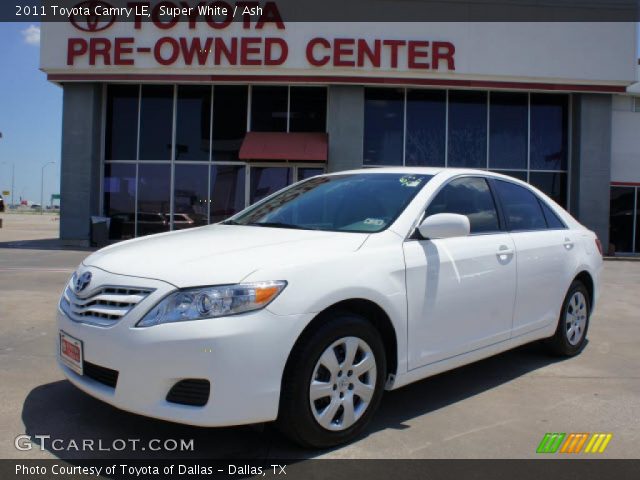 2011 Toyota Camry LE in Super White