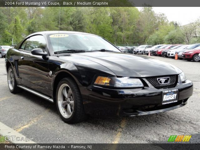 2004 Ford Mustang V6 Coupe in Black