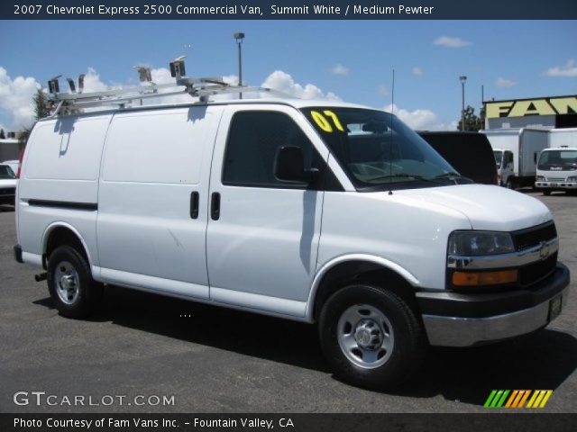 2007 Chevrolet Express 2500 Commercial Van in Summit White