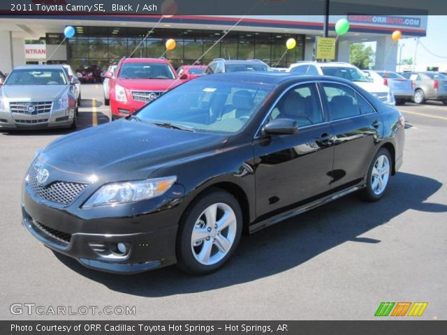 2011 Toyota Camry SE in Black