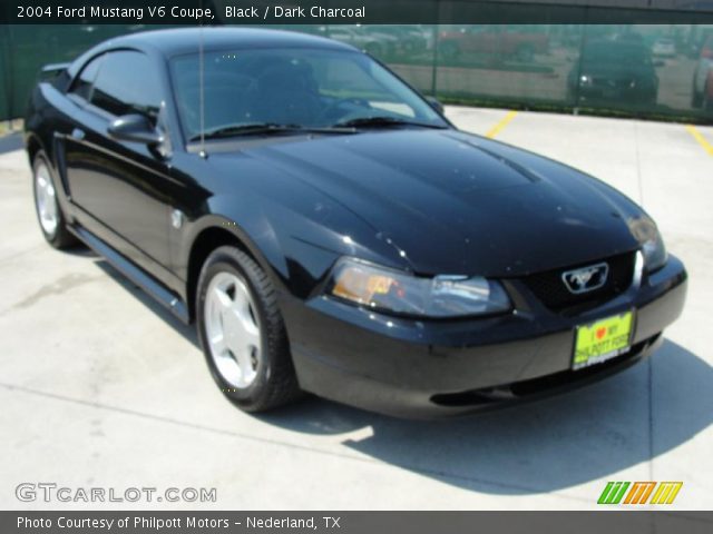 2004 Ford Mustang V6 Coupe in Black