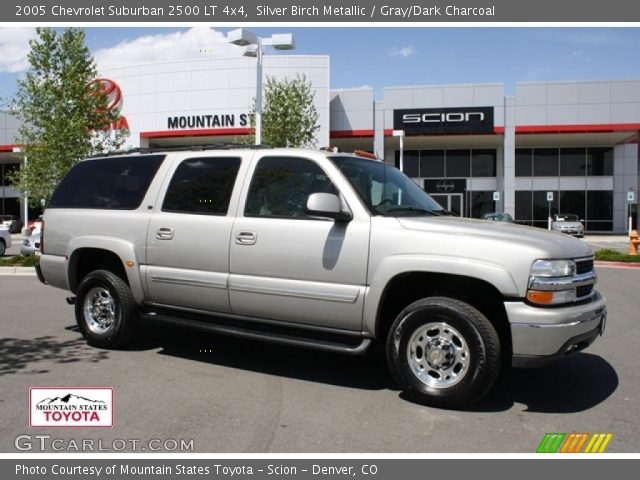 2005 Chevrolet Suburban 2500 LT 4x4 in Silver Birch Metallic