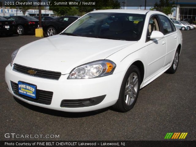 2011 Chevrolet Impala LT in Summit White