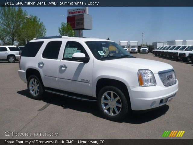 2011 GMC Yukon Denali AWD in Summit White