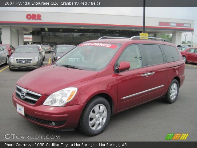 2007 Hyundai Entourage GLS in Cranberry Red