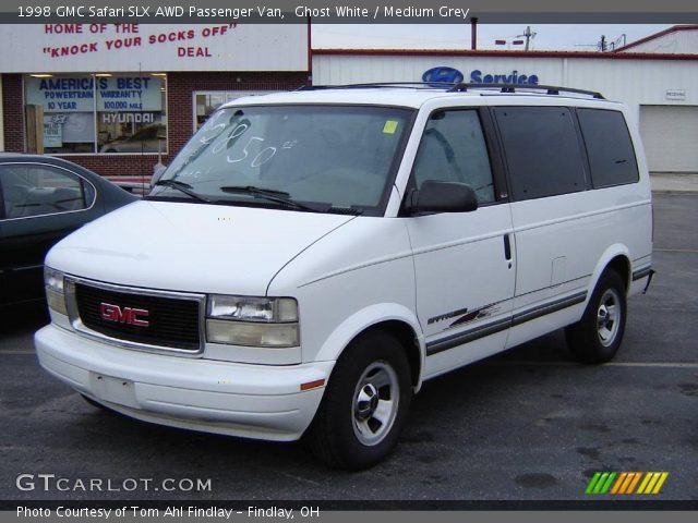 1998 GMC Safari SLX AWD Passenger Van in Ghost White