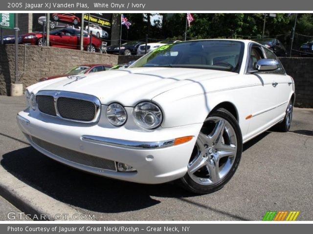 2005 Jaguar XJ Vanden Plas in White Onyx