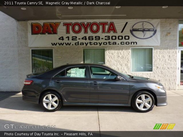 2011 Toyota Camry SE in Magnetic Gray Metallic