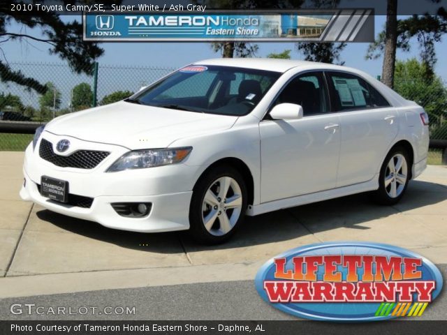 2010 Toyota Camry SE in Super White
