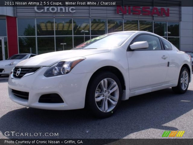 2011 Nissan altima winter frost white #2