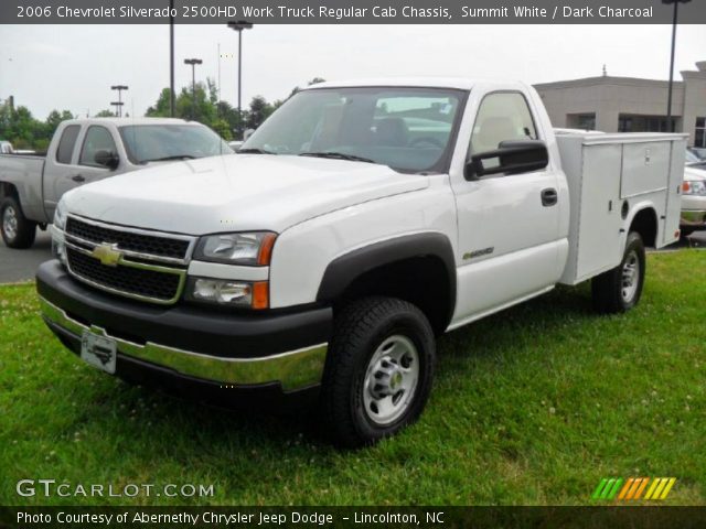 2006 Chevrolet Silverado 2500HD Work Truck Regular Cab Chassis in Summit White