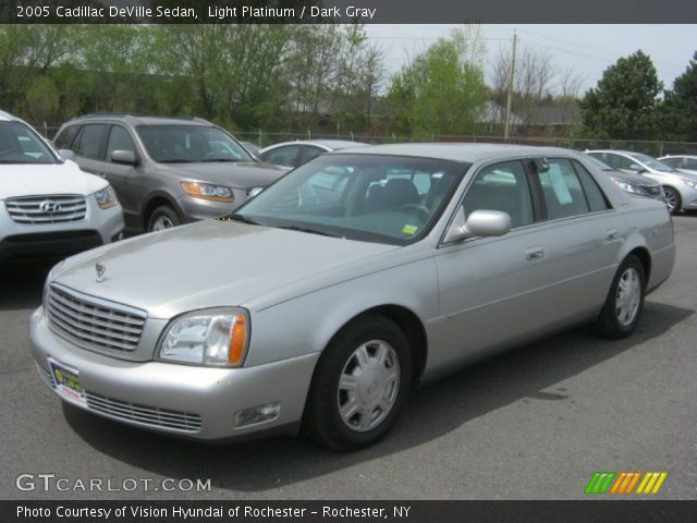 2005 Cadillac DeVille Sedan in Light Platinum