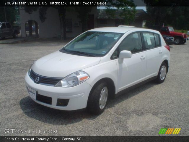 2009 Nissan Versa 1.8 S Hatchback in Fresh Powder