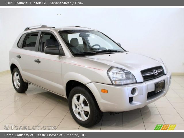 2005 Hyundai Tucson GL in Sahara Silver