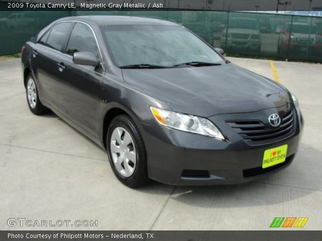 2009 Toyota Camry LE in Magnetic Gray Metallic