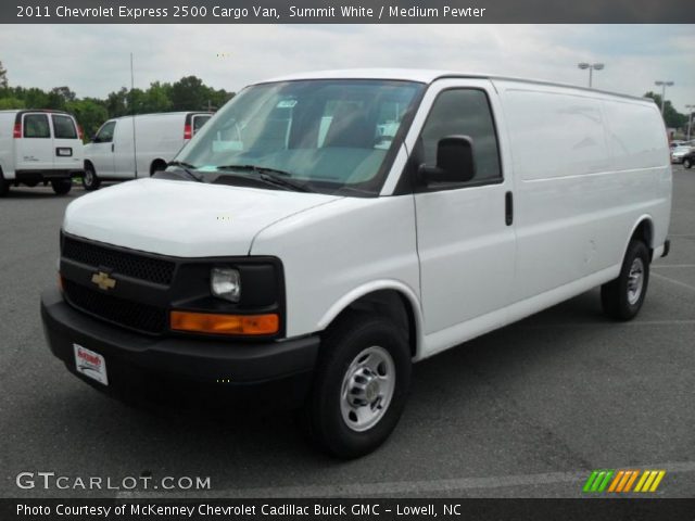 2011 Chevrolet Express 2500 Cargo Van in Summit White