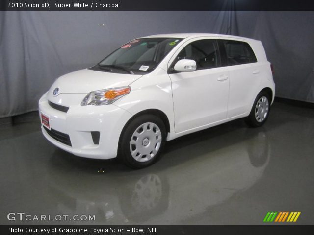 2010 Scion xD  in Super White