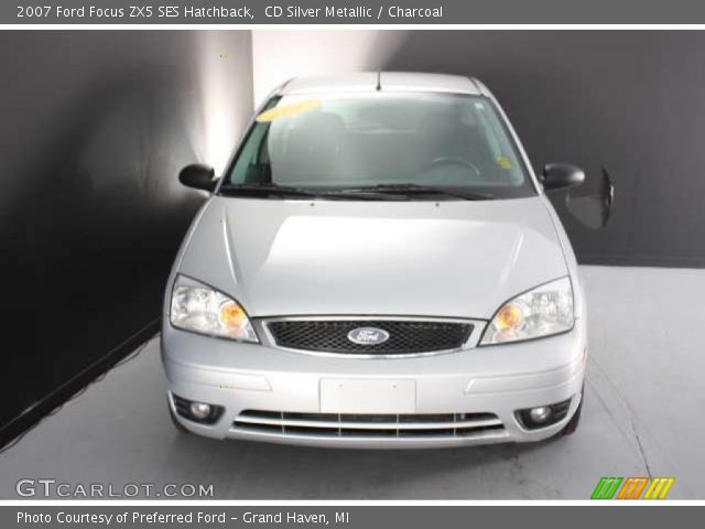2007 Ford Focus ZX5 SES Hatchback in CD Silver Metallic