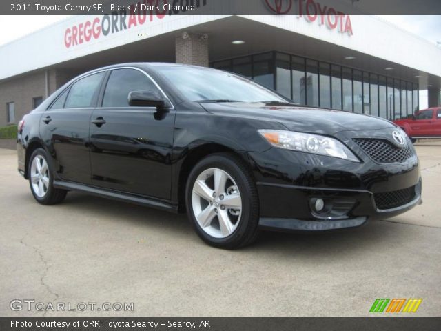 2011 Toyota Camry SE in Black