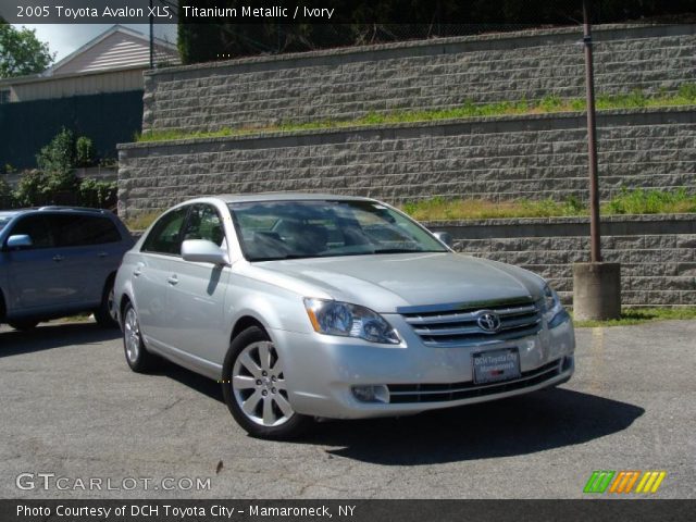 2005 Toyota Avalon XLS in Titanium Metallic