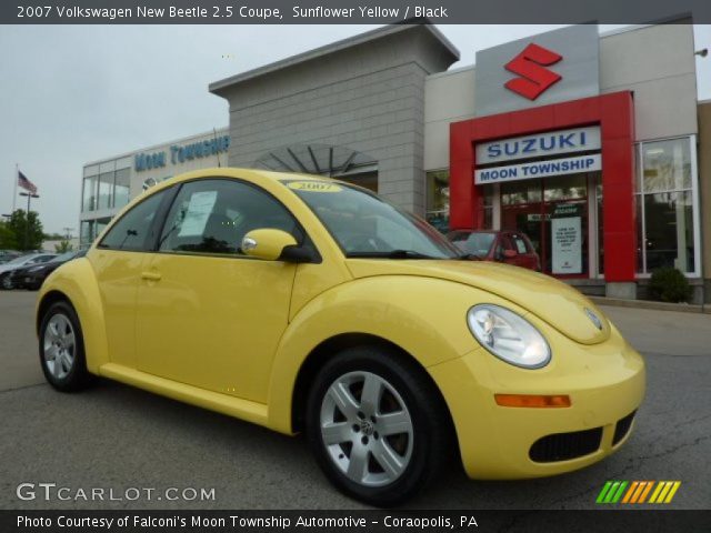 2007 Volkswagen New Beetle 2.5 Coupe in Sunflower Yellow