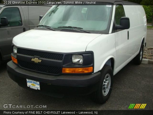 2010 Chevrolet Express 3500 Cargo Van in Summit White